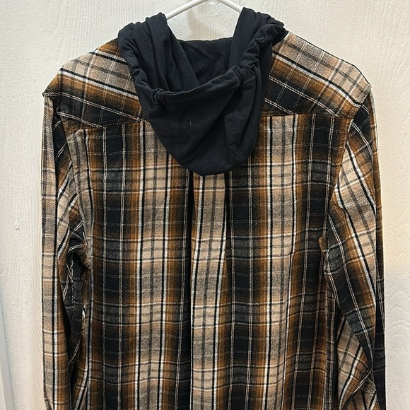 Kolby Men’s plaid shirt with hood. - Picture 3 of 3